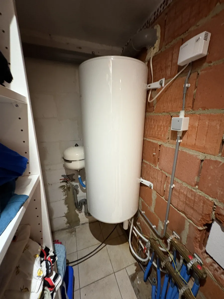 Boiler électrique installé dans un espace optimisé